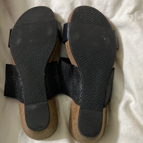 Munro American Riviera Black Shimmer Sandals Size 8M Great Condition - Picture 7 of 10